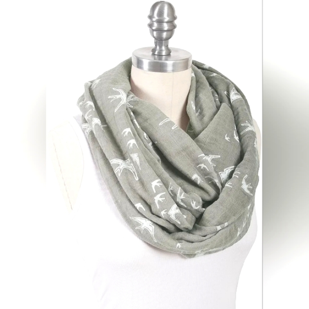 Bebe au lait nursing infinity scarf